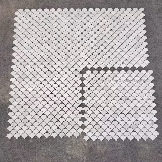 Carrelage en mosaïque en forme d'éventail en marbre blanc de Carrare pour dosseret de cuisine et de salle de bain